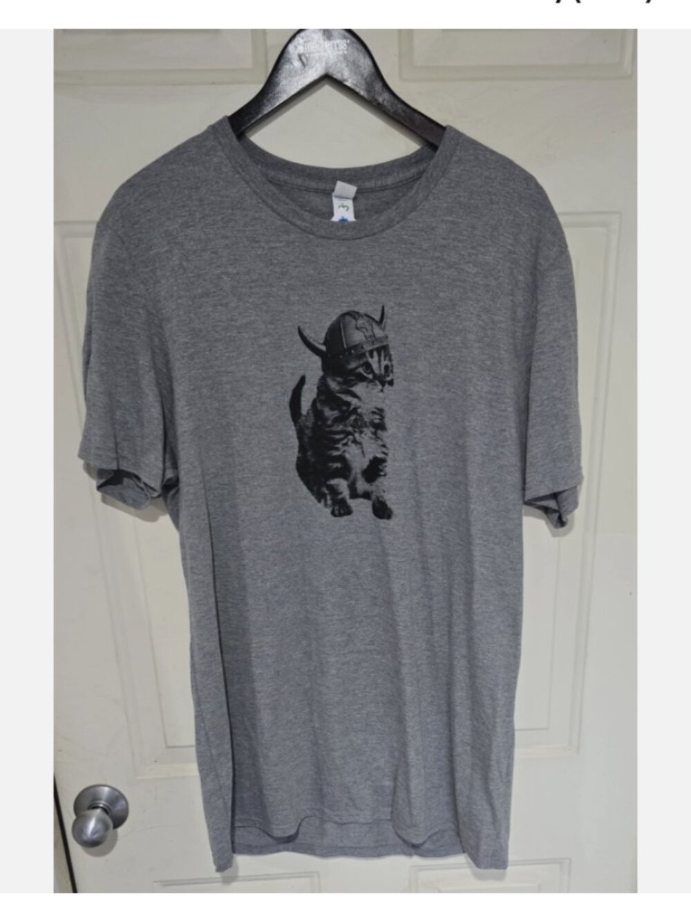 Viking Kitten T-Shirt Mens XL Super Soft READ - SMALL HOLE